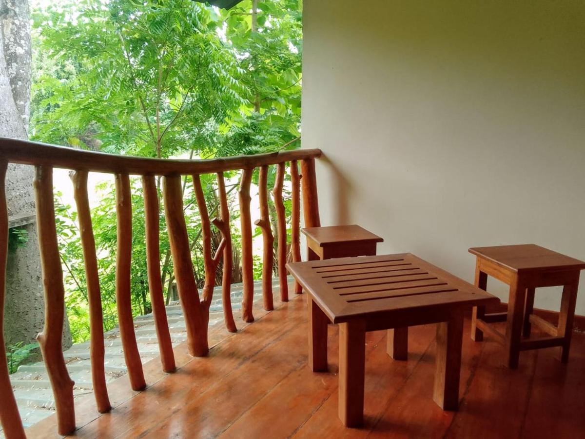 Thought Blooming Hotel Udawalawe Ngoại thất bức ảnh