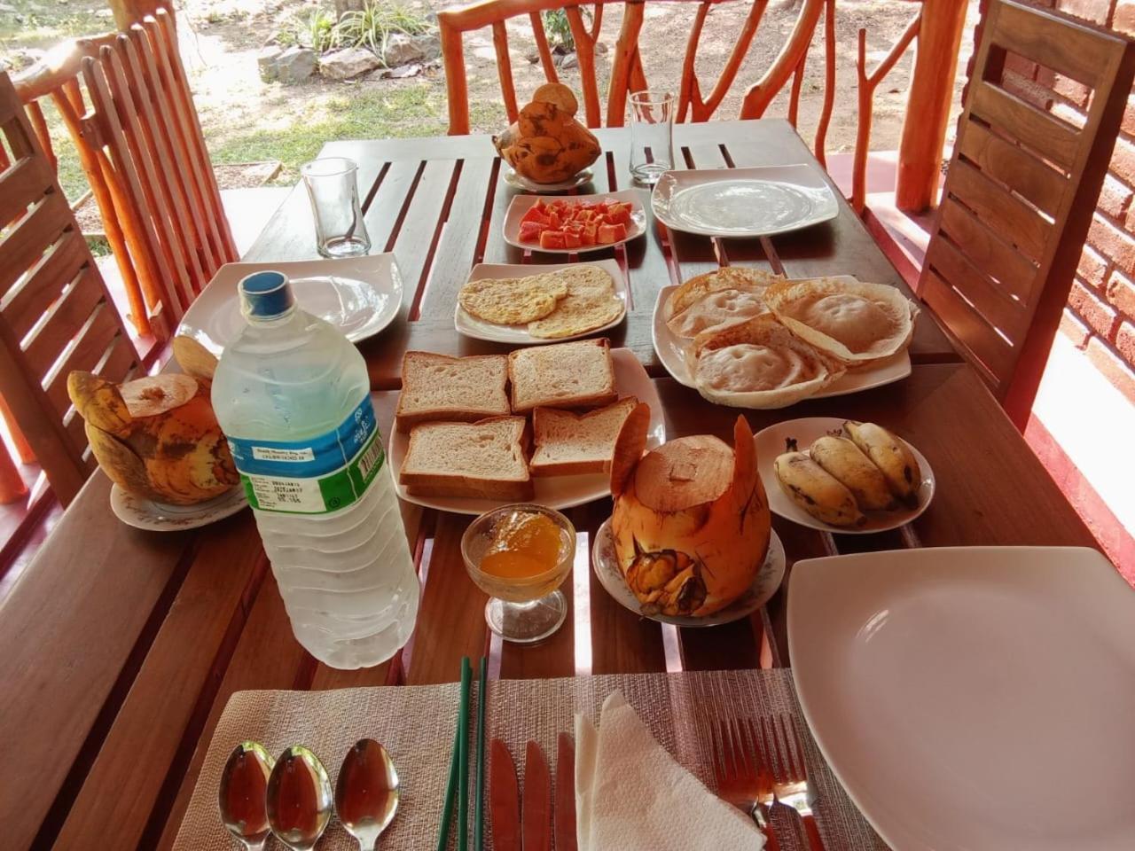 Thought Blooming Hotel Udawalawe Ngoại thất bức ảnh